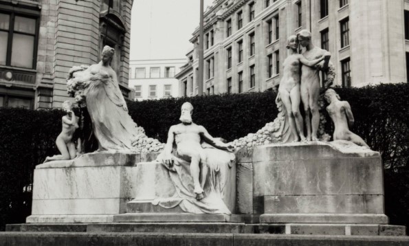 La statue de La Maturité : à quand un(e) Secrétaire d’Etat qui protège le patrimoine bruxellois ?