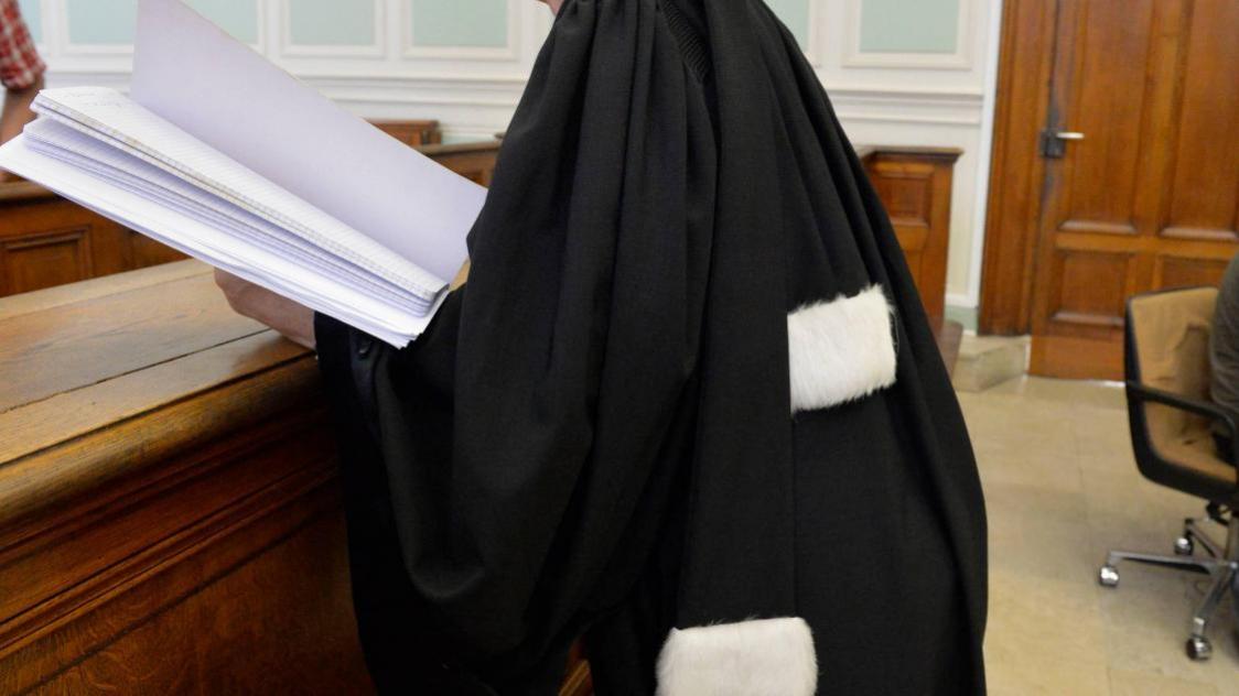 Un cabinet d’avocat peut-il être représenté par un associé devant les juridictions de l’Union Européenne ?