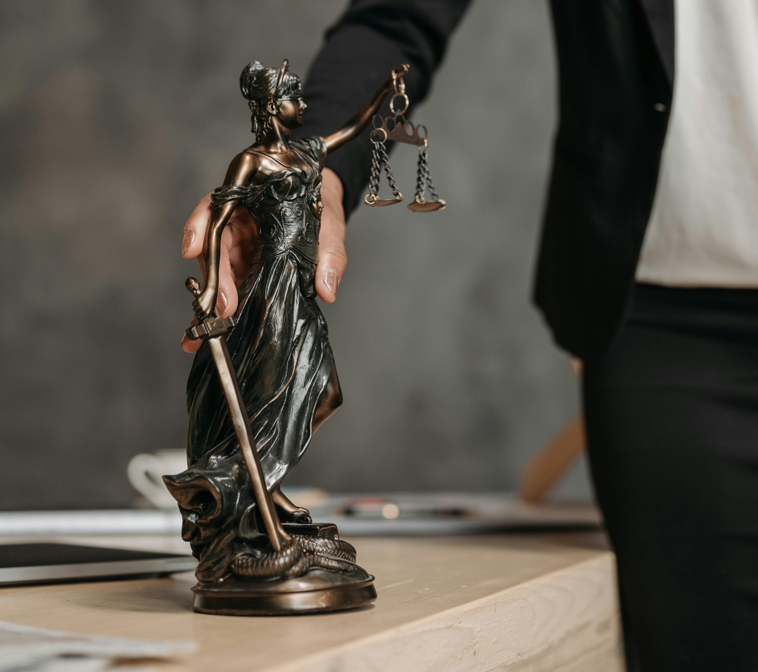 La protection des consultations des juristes d’entreprise français est-elle analogique à celle des juristes belges ?