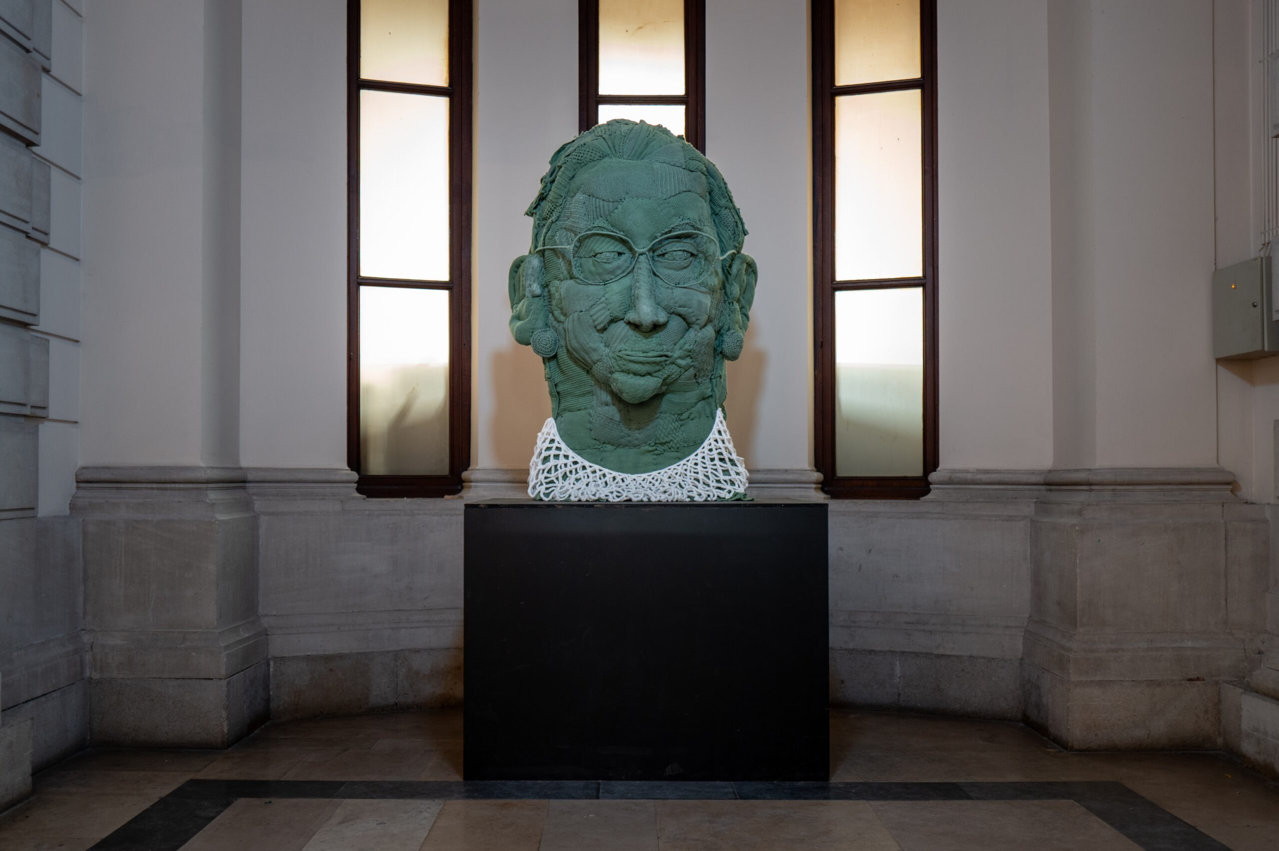 Themis et les Muses – Ruth Bader Ginsburg honorée au palais de justice de Bruxelles